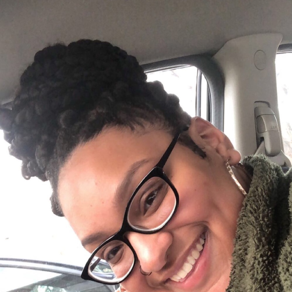 Meet your Posher, Lyasia